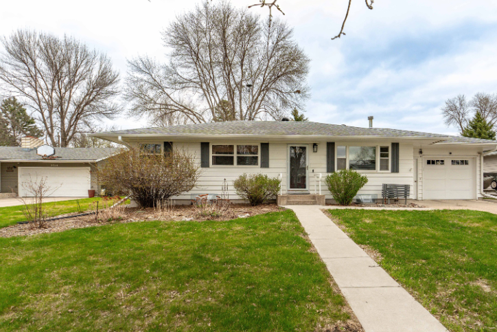 Jenna's home at 2320 10th St S, Fargo
